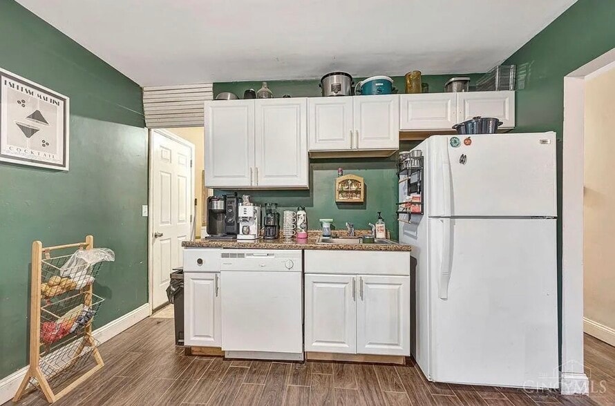 Building Photo - 477 Warr Ln