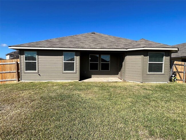 Building Photo - 1140 Ibis Falls Loop