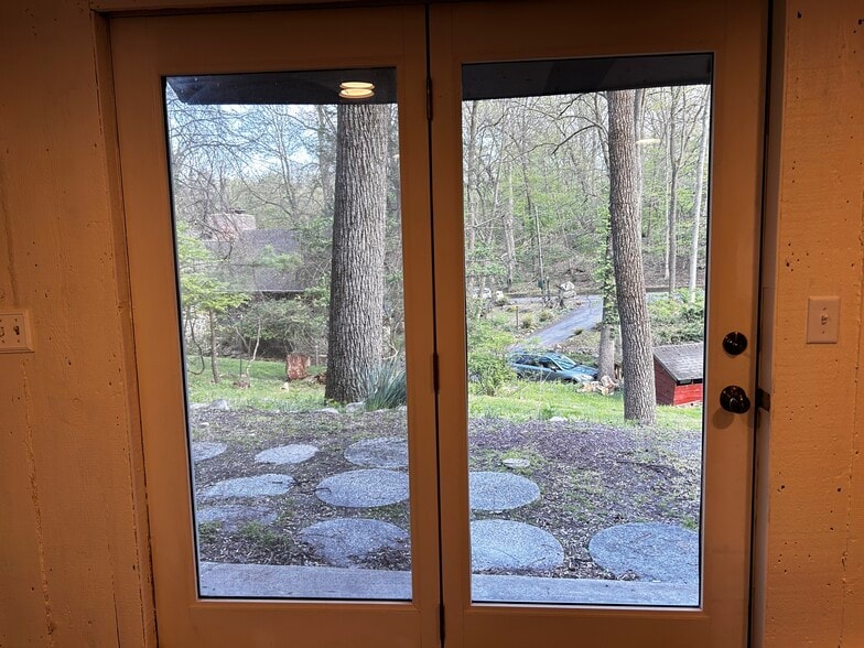 Building Photo - 1201 S 24th St