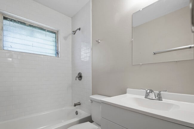 Building Photo - 1437 Thelbert Dr