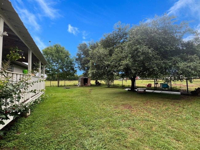 Building Photo - 1606 Wagon Rd