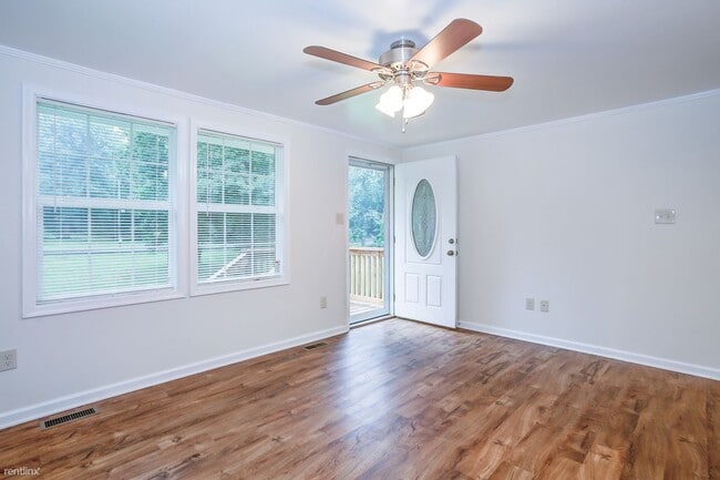 Building Photo - 3 br, 1 bath House - 3600 Green Creek Rd