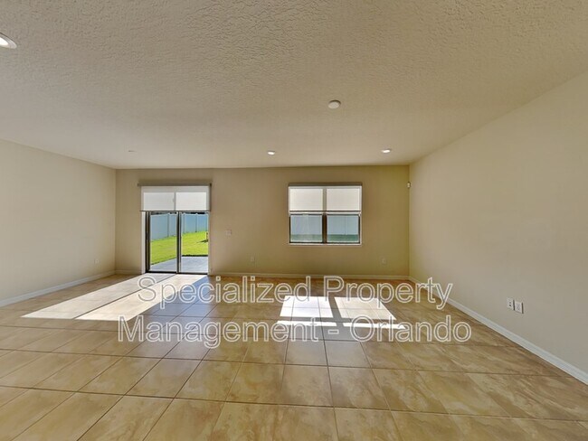 Building Photo - 3417 Soaring Dr