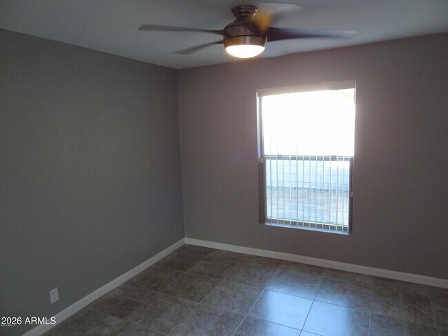 Building Photo - 3026 E Brill St