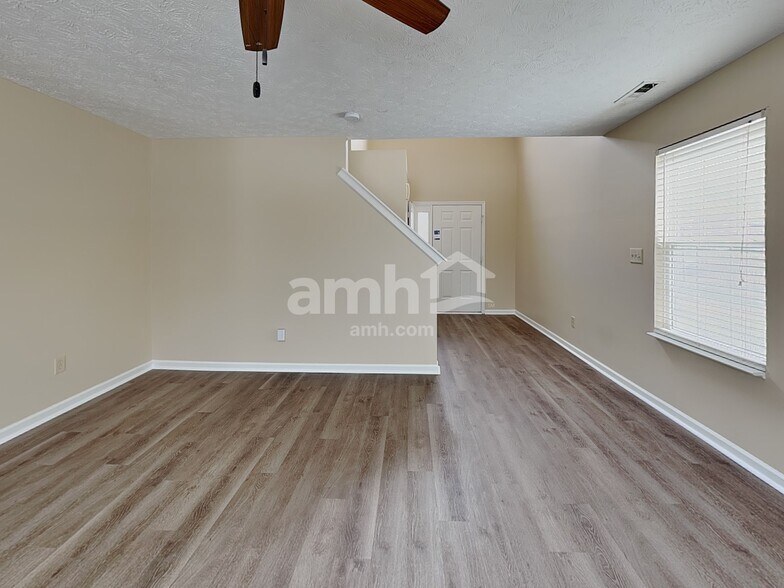 Building Photo - 5640 Rambling Dr