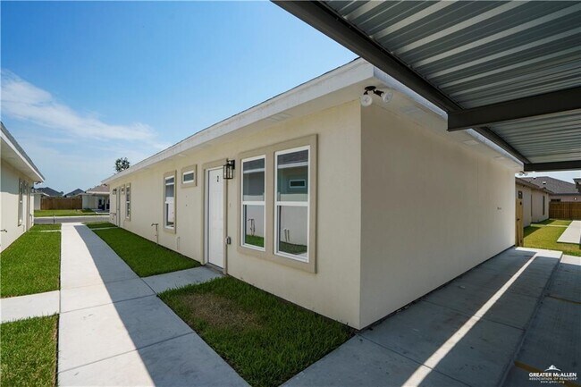 Building Photo - 33 Puffin Ave