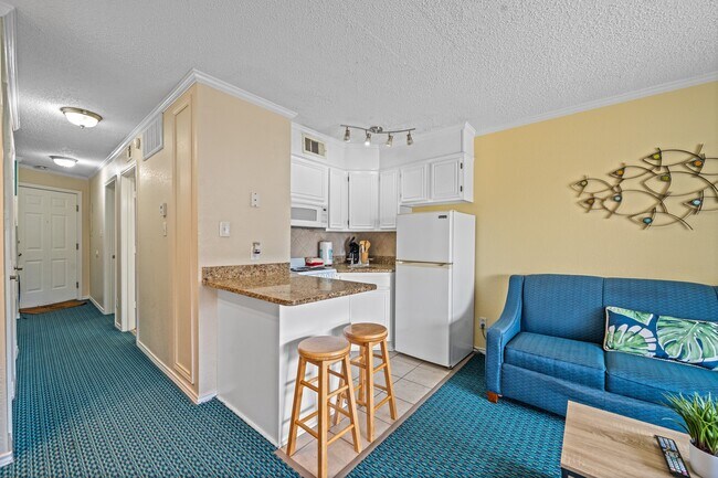 Building Photo - 6102 Seawall Blvd