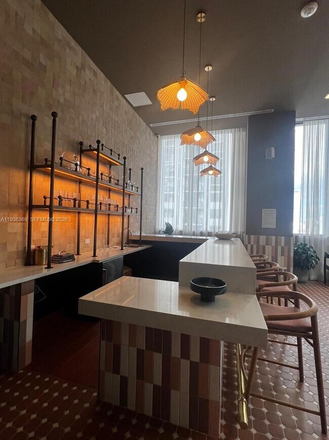 Building Photo - 11 NE 6th St