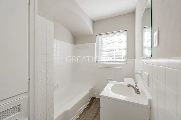 Building Photo - 1937 Bullard St