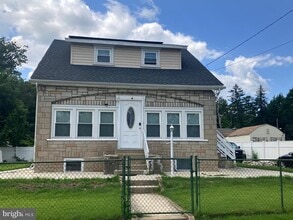 Building Photo - 607 2nd Ave