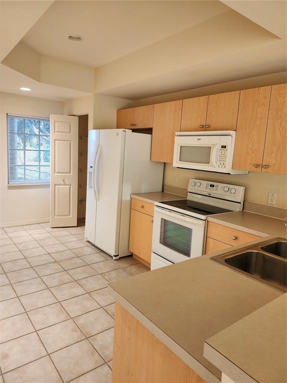Building Photo - 1216 Rio De Janeiro Ave