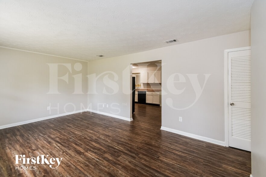 Building Photo - 4476 Jade Dr W