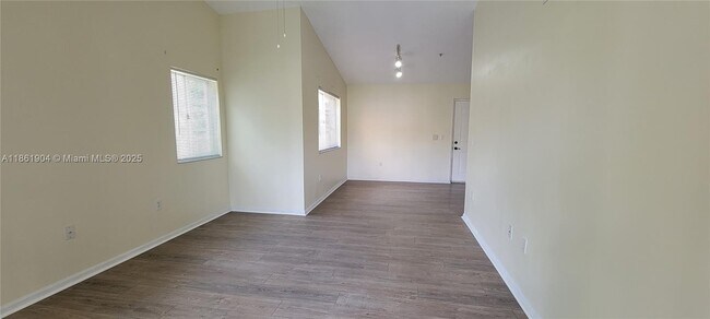 Building Photo - 4832 N State Rd 7
