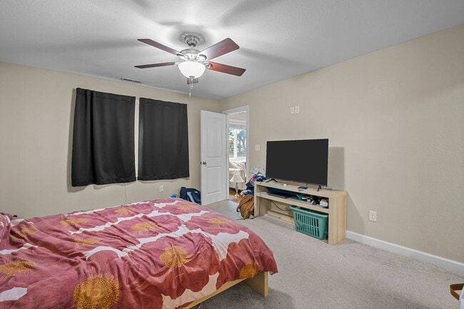 Building Photo - Beautifully Updated 4-Bedroom Home in Norf...