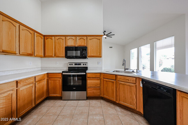 Building Photo - 4603 W Villa Linda Dr