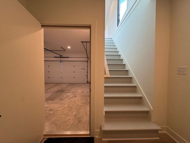 Building Photo - Vaulted Ceilings & Hardwood Floors in This Charming Indianapolis L