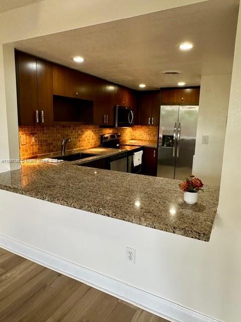 Building Photo - 10000 NW 80th Ct