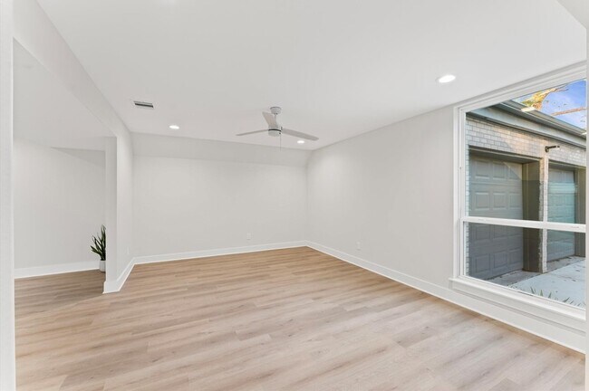 Building Photo - 10607 Overbrook Ln