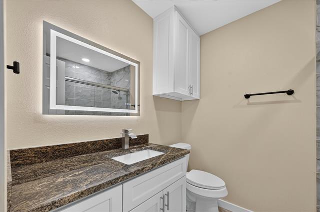 Building Photo - 2816 Pinehurst Dr