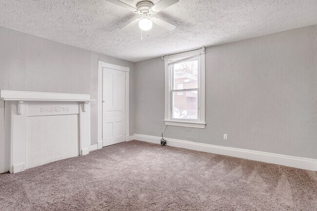 Building Photo - Newly Renovated 4 Bedroom Home in West Lib...
