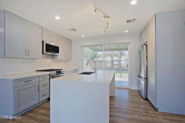Building Photo - 4224 N 36th St