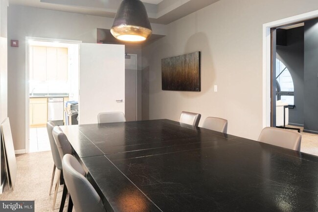 Building Photo - 1425 Locust St