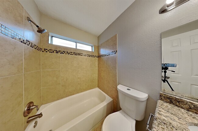 Building Photo - 22306 Red River Dr