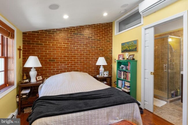 Building Photo - 928 Irving St