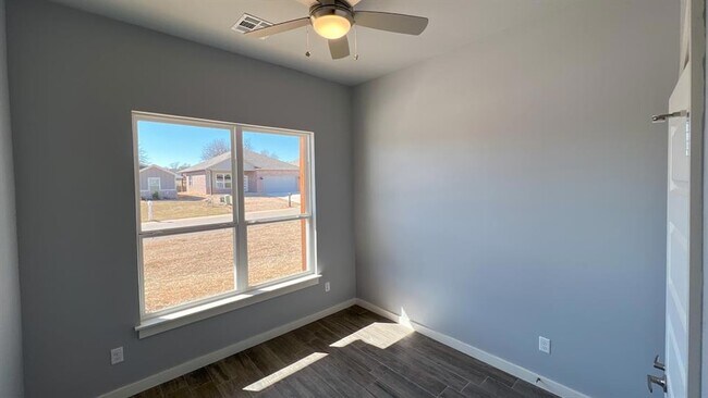 Building Photo - 424 Remington Ave