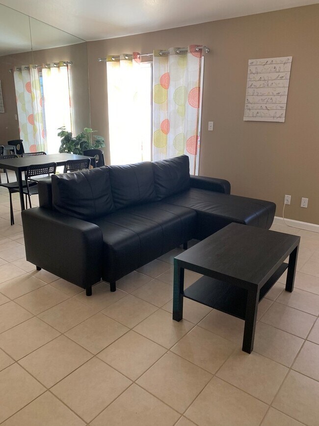 Building Photo - RENT READY!!! 3 BED 2 BATH IN NORTH LAS VEGAS!