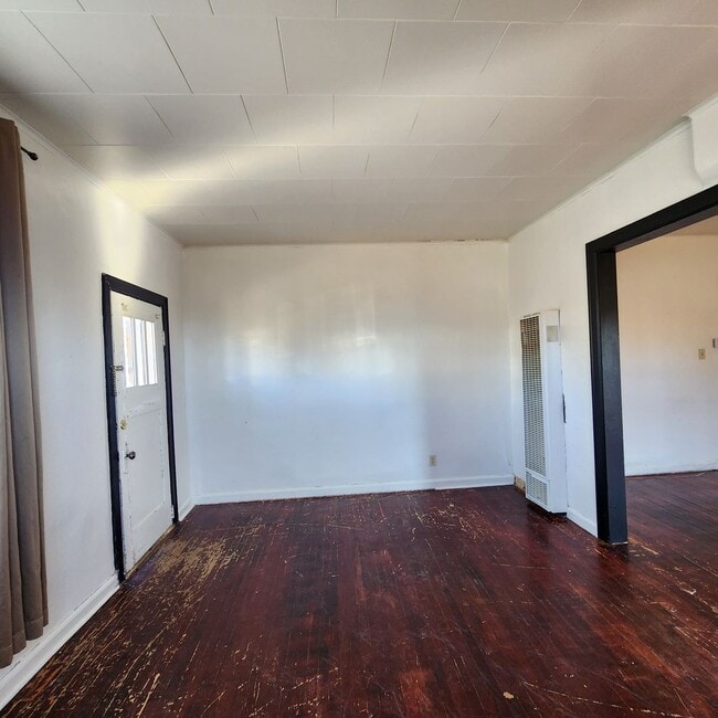 Building Photo - 312 W Aluminum St