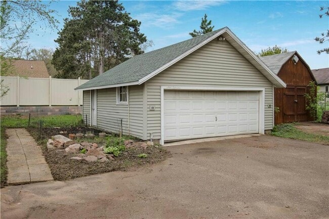 Building Photo - 3 Bedroom Single Home on the North Side of...