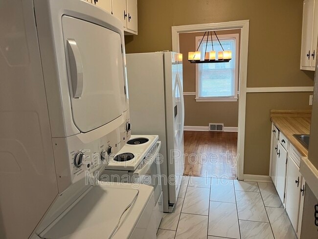 Building Photo - 3938 Brennan Dr