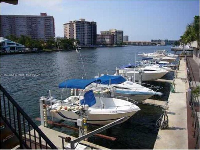 Building Photo - 1965 S Ocean Dr