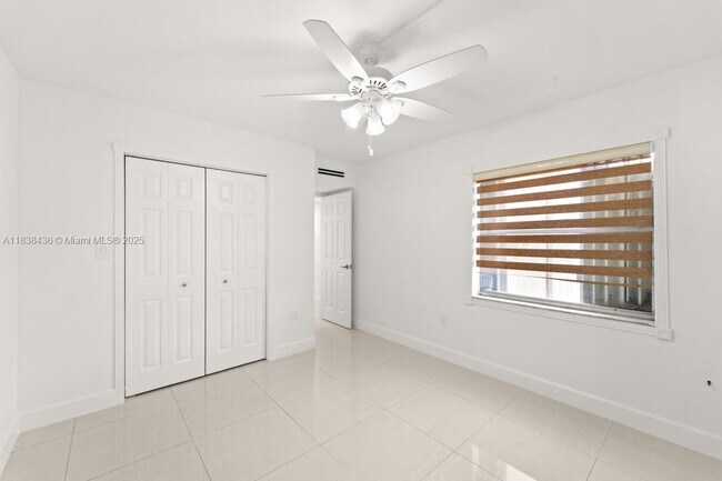 Building Photo - 9370 W Flagler St