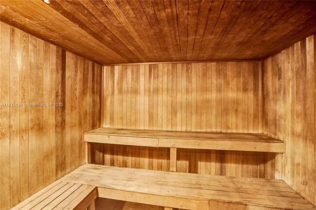 Building Photo - 7910 Harbor Island Dr