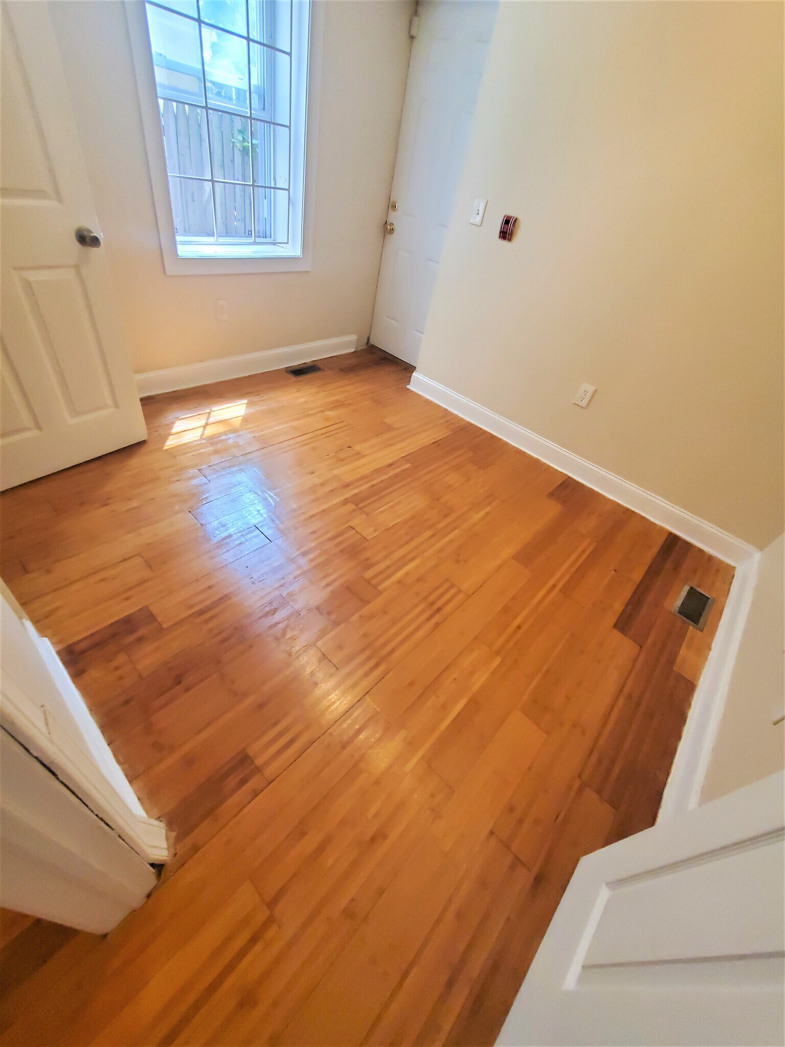 Building Photo - 1616 Fontain St