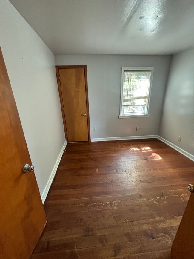 Building Photo - Charming 2-Bedroom Single Family Home