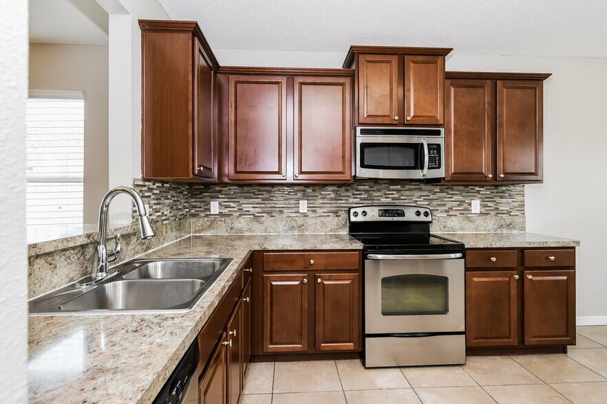 Building Photo - 5025 Brenton Manor Ave