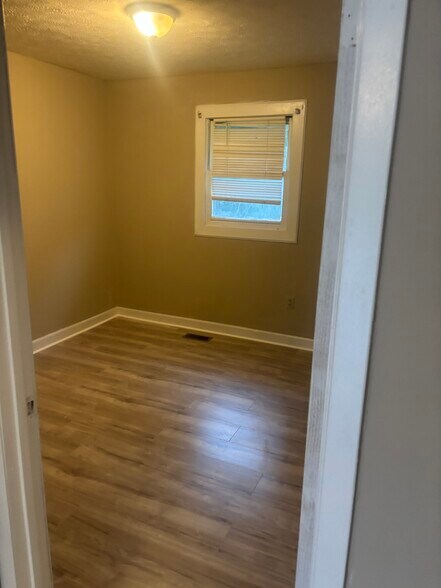 Building Photo - 1905 Breeden Lawson Way