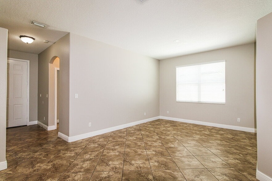 Building Photo - 12307 Cricklewood Dr