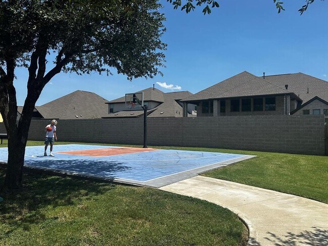 Building Photo - 303 Bello Dr