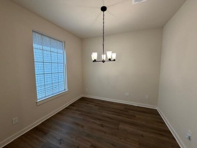 Building Photo - New Build in China Spring