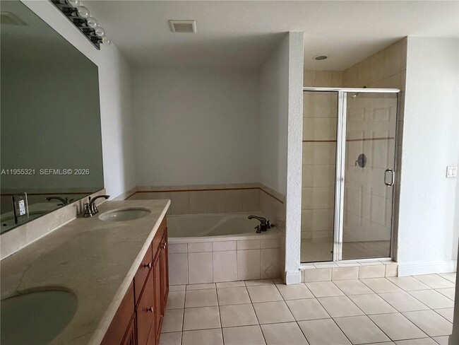 Building Photo - 107 Mendoza Ave