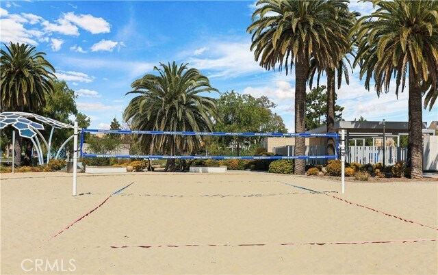 Building Photo - 166 Novel