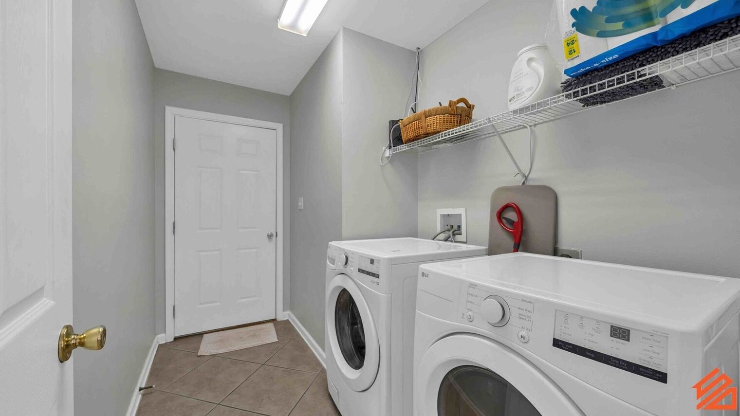 Building Photo - 111 Hidden Lakes Dr