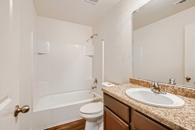 Building Photo - 6115 Southern Vista