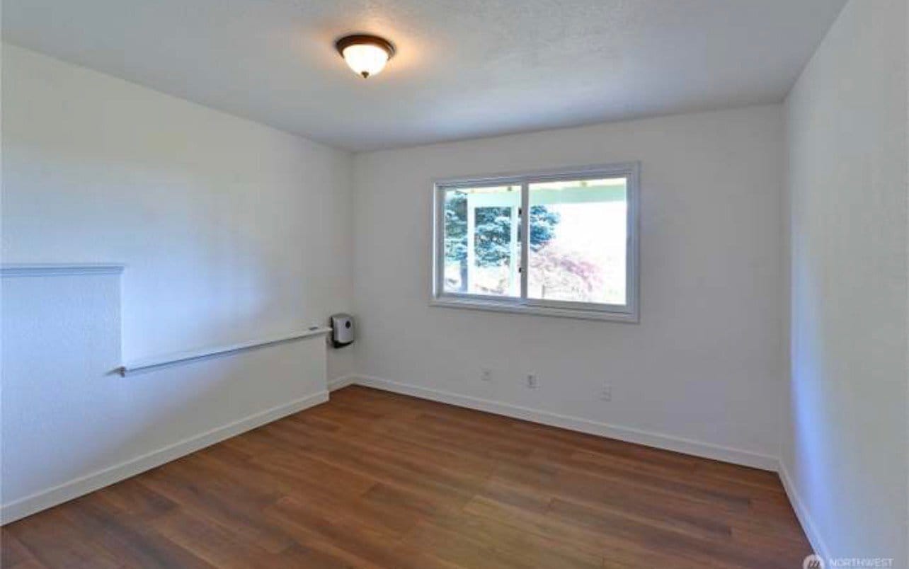 Building Photo - 3829 90th Ave E