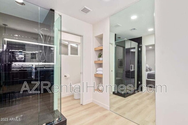 Building Photo - 3005 N 81st Pl