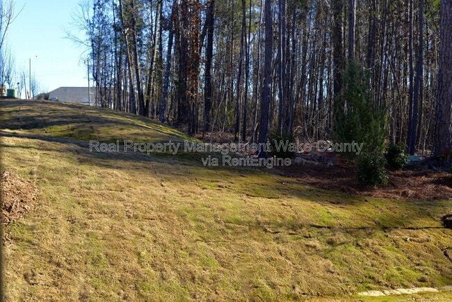 Building Photo - 205 Olivet Loop